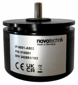 Potenciómetro rotativo industrial Novotechnik IP6501-A502 de 5 kΩ con protección IP65 para medición angular y control de posición