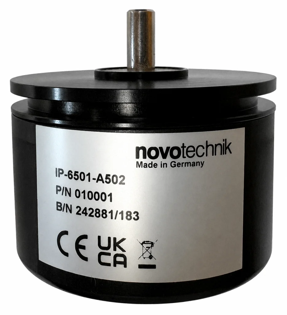Potenciómetro rotativo industrial Novotechnik IP6501-A502 de 5 kΩ con protección IP65 para medición angular y control de posición