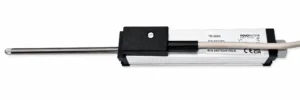 Sensor lineal potenciométrico Novotechnik TR-0050 con retorno por muelle, recorrido 0-50 mm y salida por cable